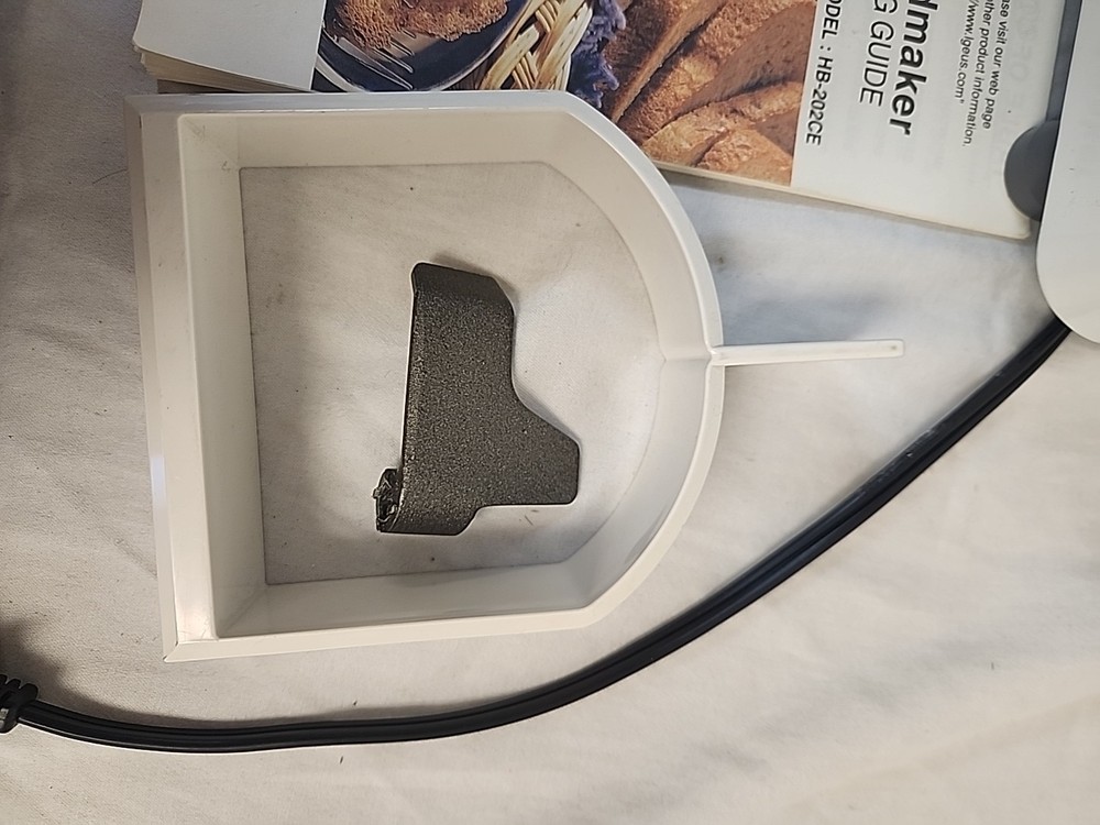 Goldstar Model HB-202CE Automatic Bread & Cake Maker Machine