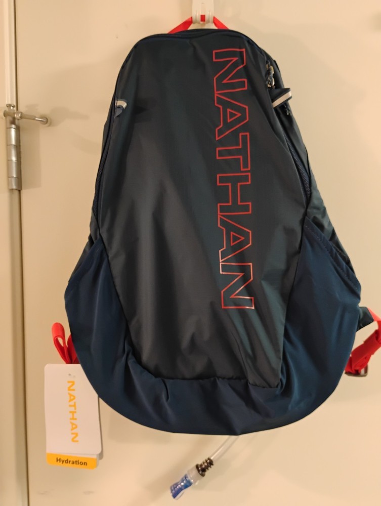 NWT Nathan Crossover Pack 5L Hydration Backpack - Hiking Running w/ bladder