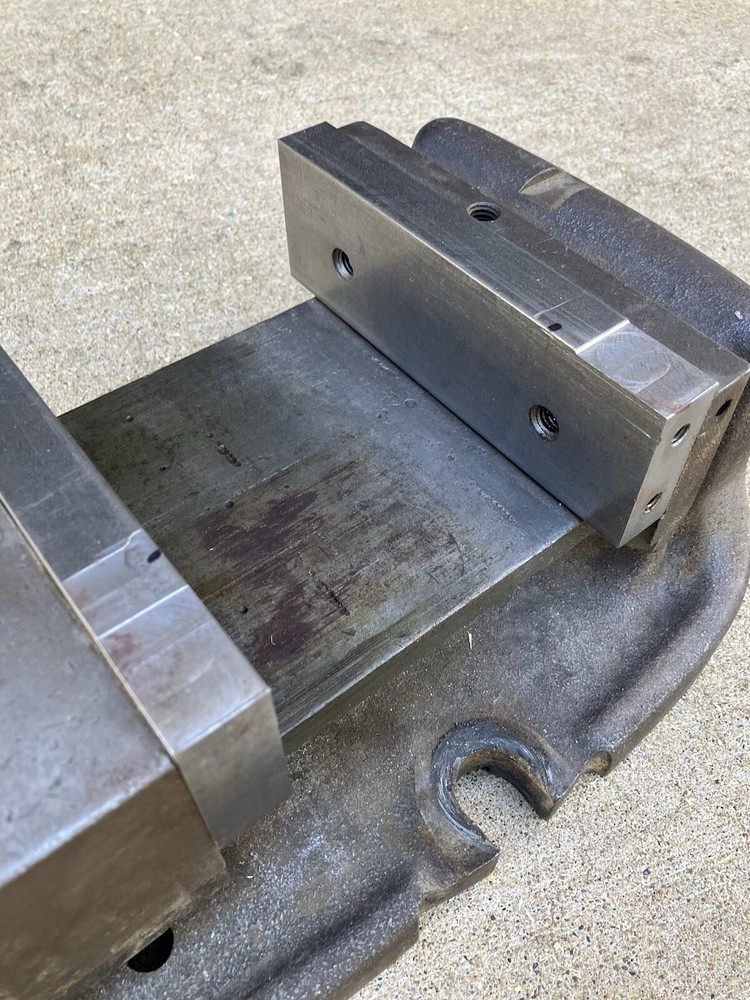 Bridgeport 6" Precision Machine Vise with Handle - 5 3/4" open