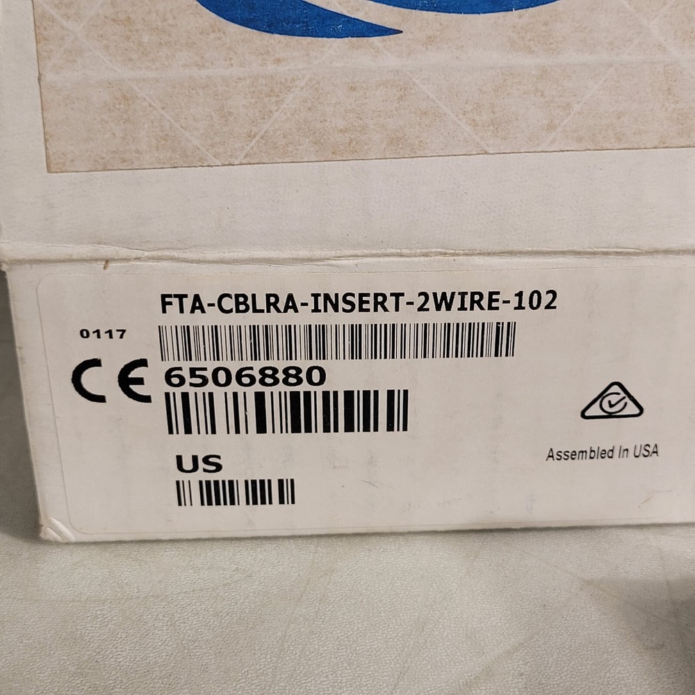 Crestron FTA-CBLRA-INSERT-2WIRE-102 Cable Retractor Spacer Insert