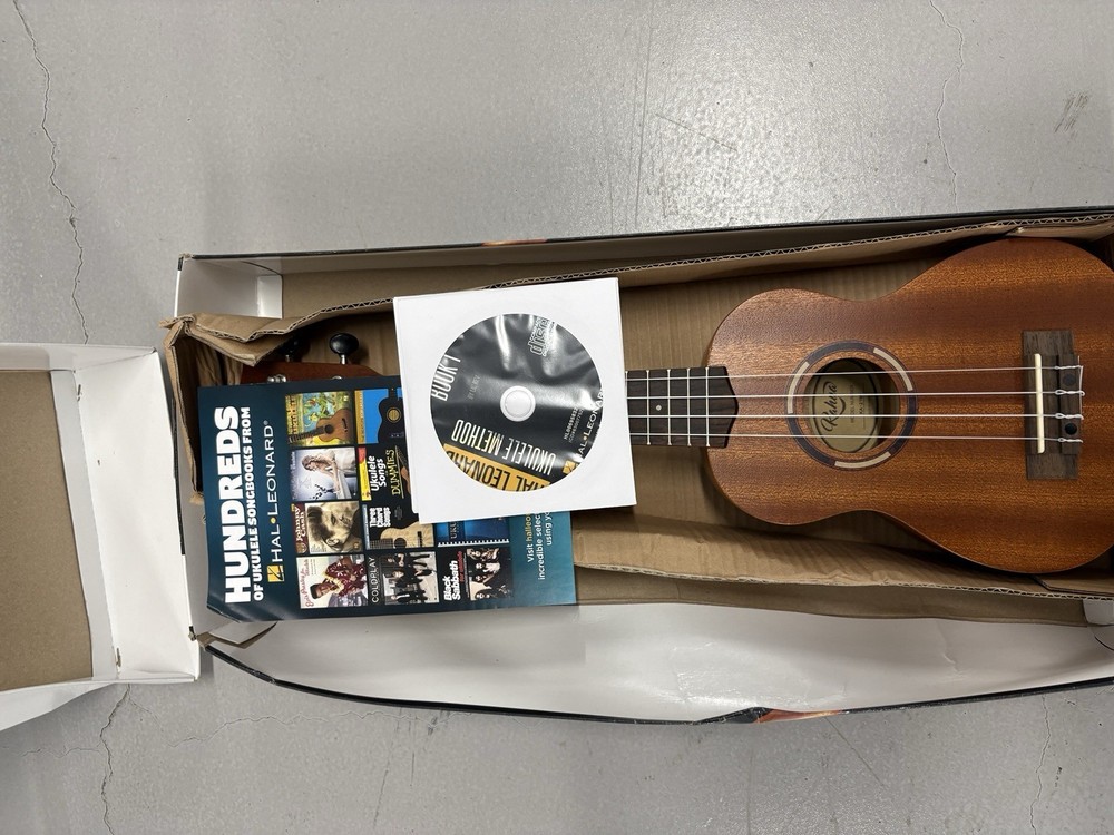 Hal Leonard Ukulele Starter Pack