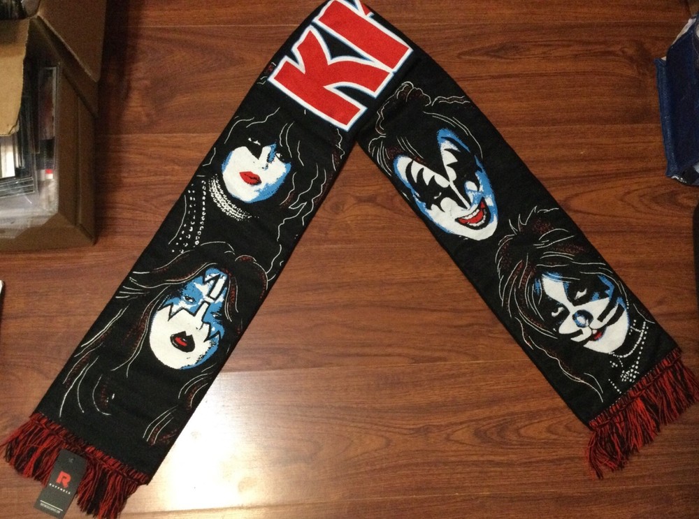 OFFICIAL KISS SCARF NEW YORK CITY NYC FINAL SHOWS POP UP MSG THE GARDEN RUFFNECK