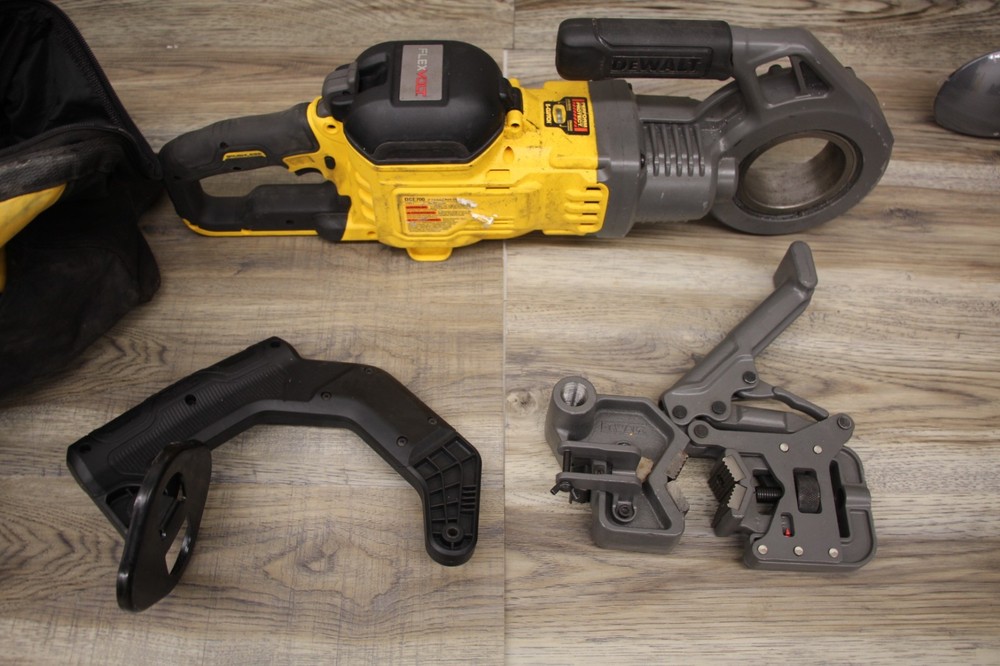 DEWALT Flexvolt 60V Max Pipe Cordless Threader (DCE700) TOOL ONLY