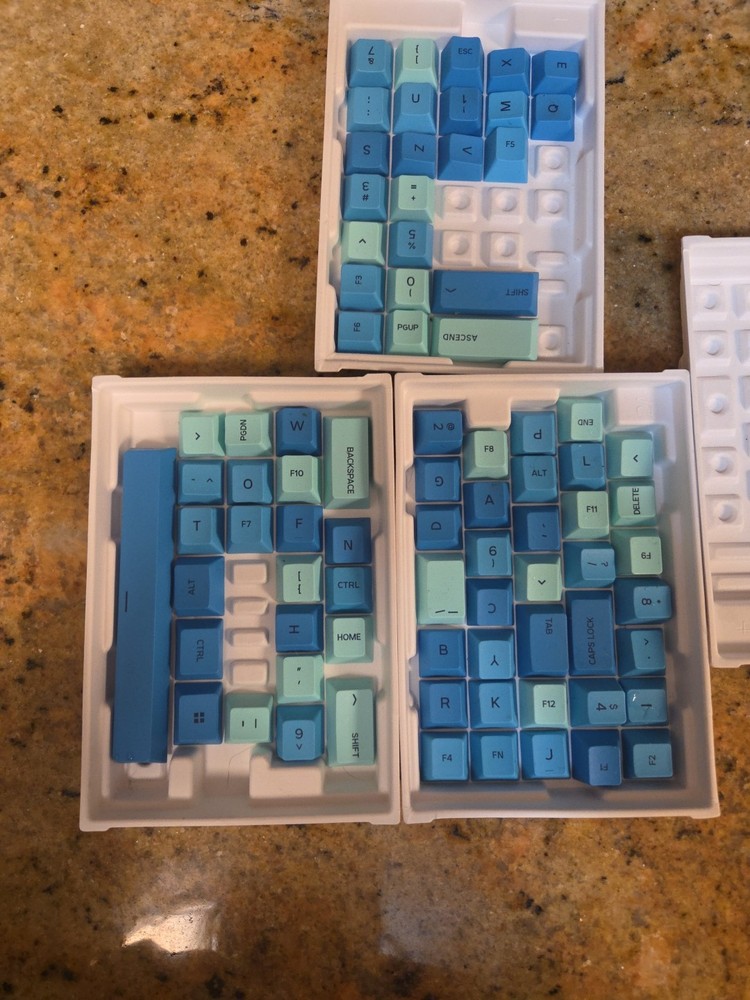 Glorious - GPBT Gradient Universal Keycap Set Compatible with Most 100% 85% Blue
