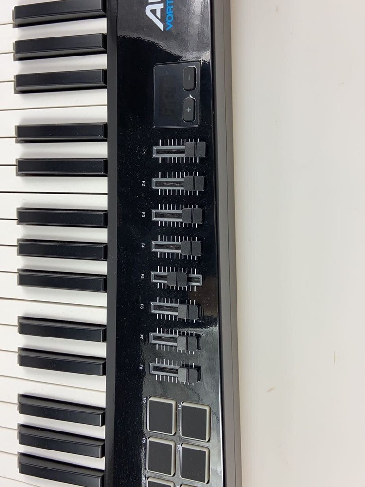 ALESIS Synthesizer VORTEX WIRELESS2 Used