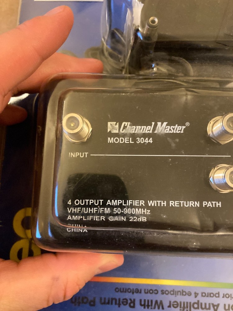 Channel Master 4-Set Indoor Distribution Amplifier Model 3044 w Return Path