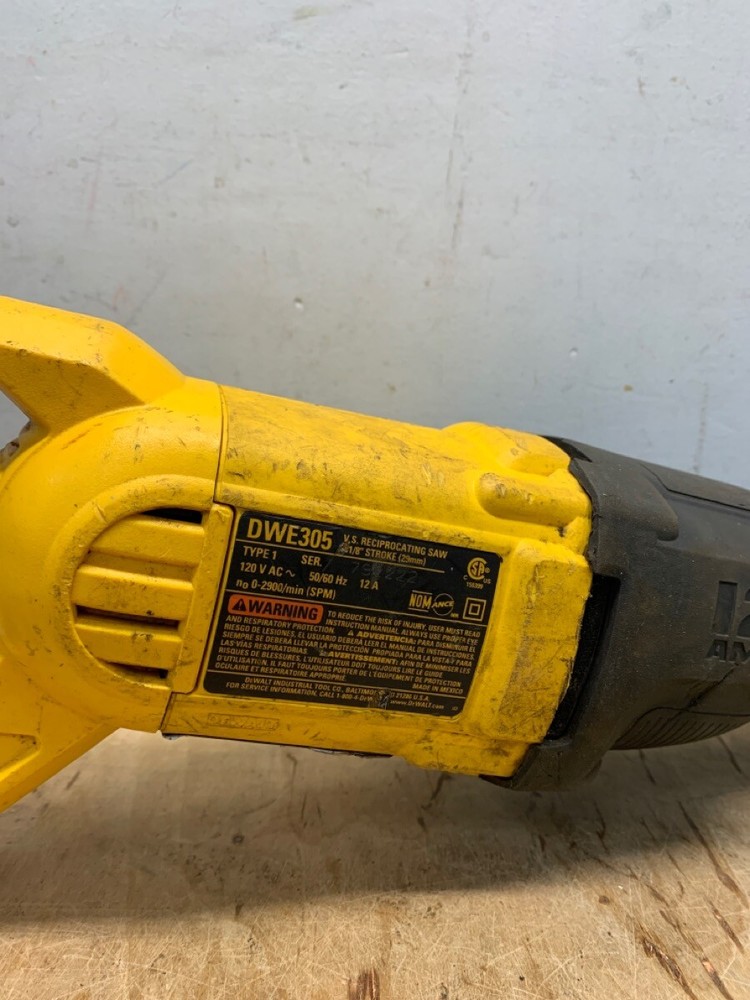DEWALT DWE305 RECIPROCATING SAW (E10041774)