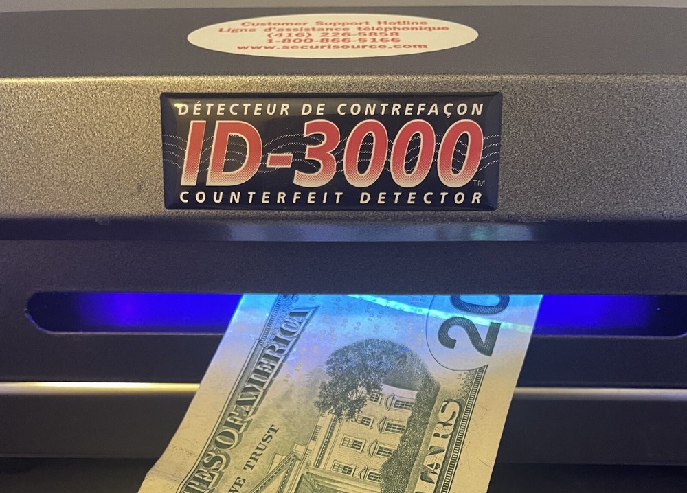 Money Detection Counterfeit Scanner SecuriSource ID-3000 UltraViolet W/MANUEL!!
