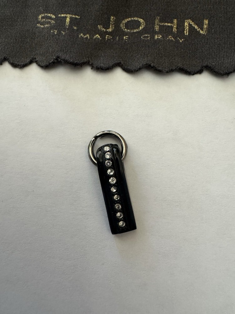 st john zipper pull