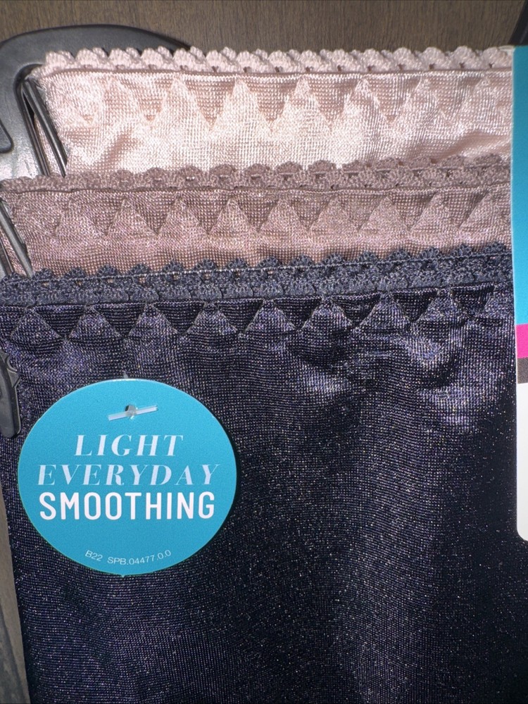 Vanity Fair Radiant Collection 3 Pack Light Control Undershapers Size 4 X