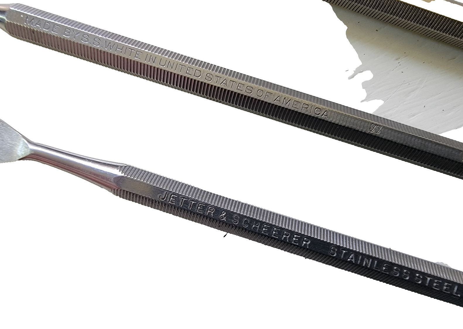 ANTIQUE 43 PC. SCALPEL & MEDICAL INSTRUMENTS KIT WITH VELVET-LINED ROLL-UP CASE