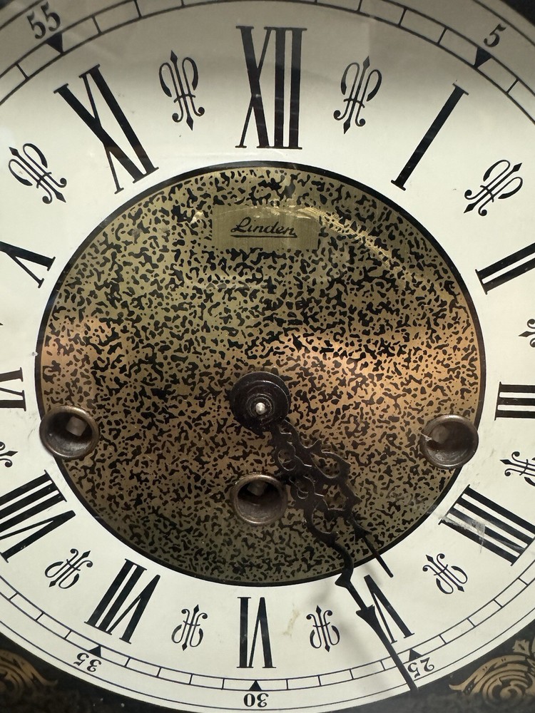 Cuckoo Clock MFG W/ Twist Wind up Key