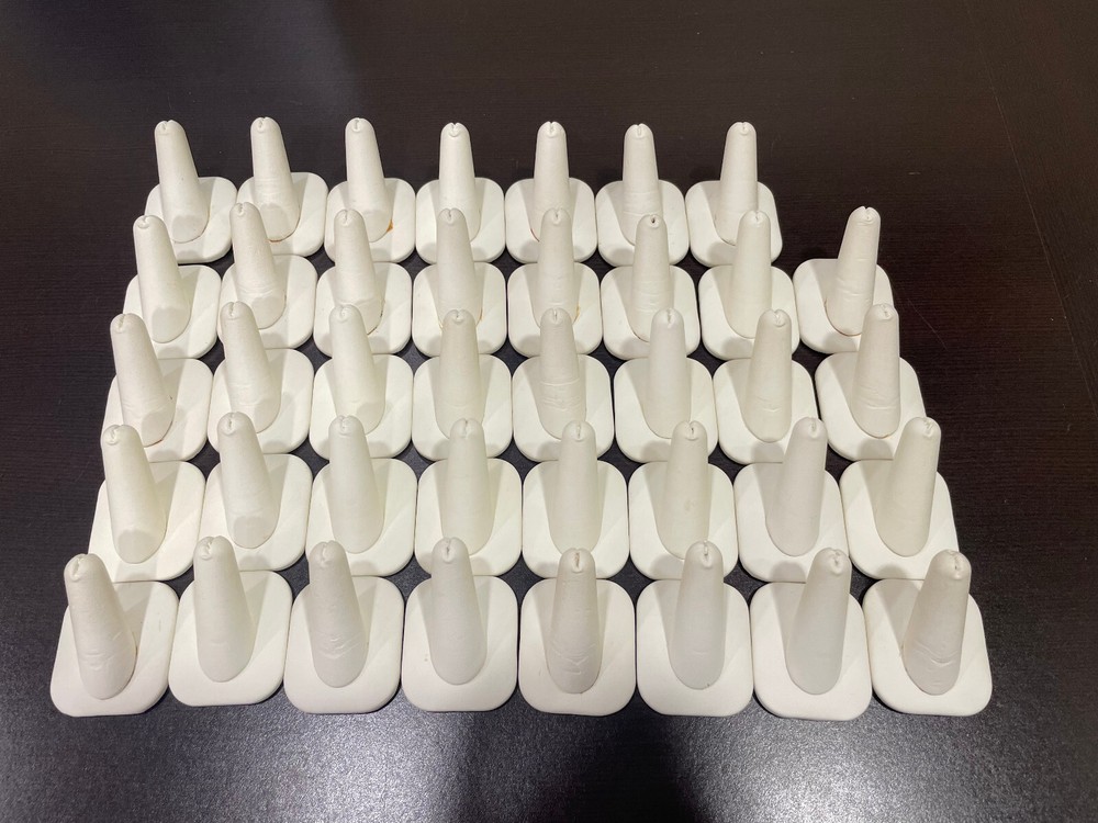 Off White Leatherette Small Ring Display