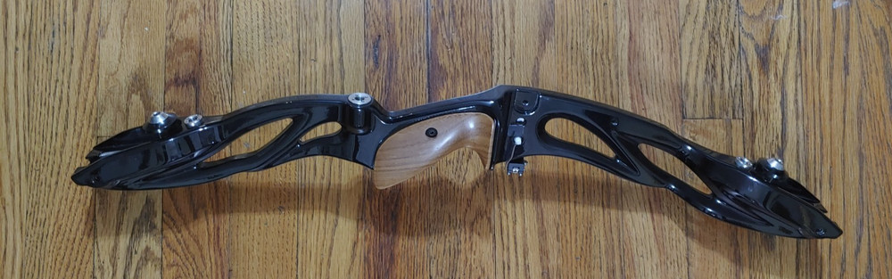 PSE Achieve Recurve Bow, 25" riser, 2 sets medium limbs, rest, plunger, bag