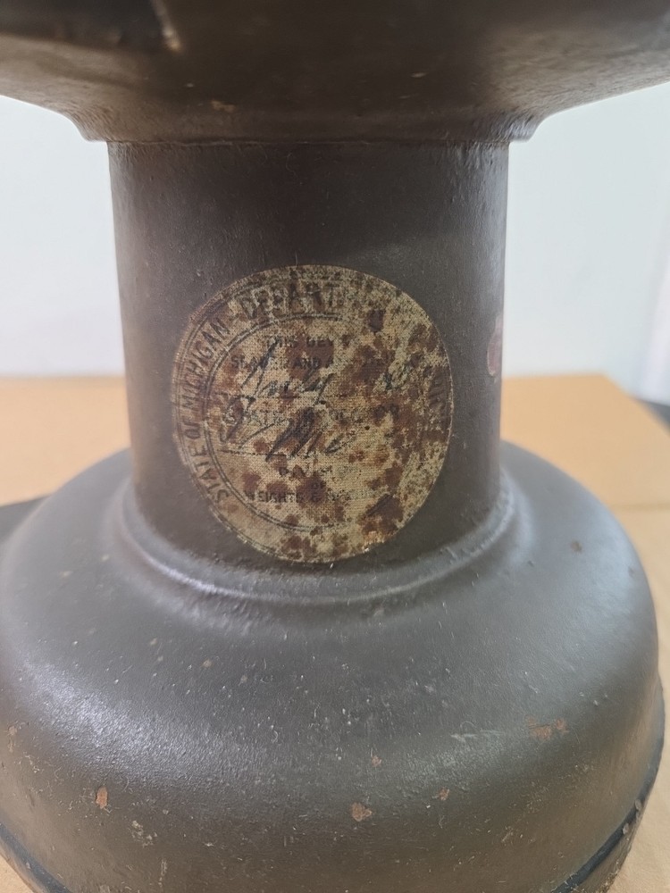 Vintage Howe Cast Iron Fish Tail Scale (Untested)