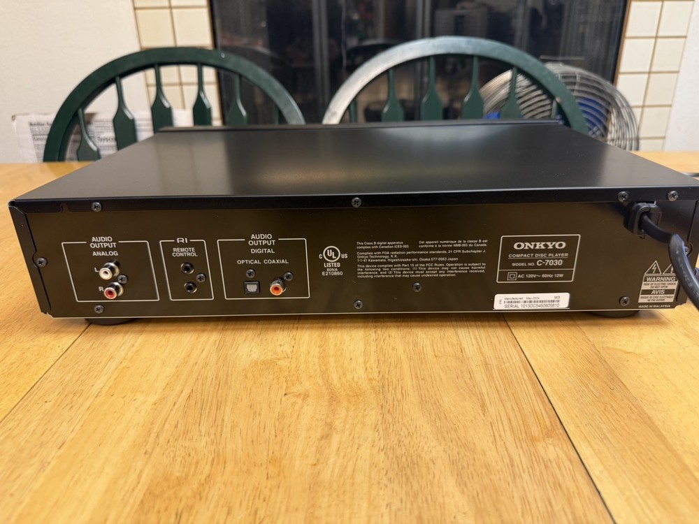 Onkyo C-7030 CD-MP3 Player Bundle w/ Remote Excellent Condition