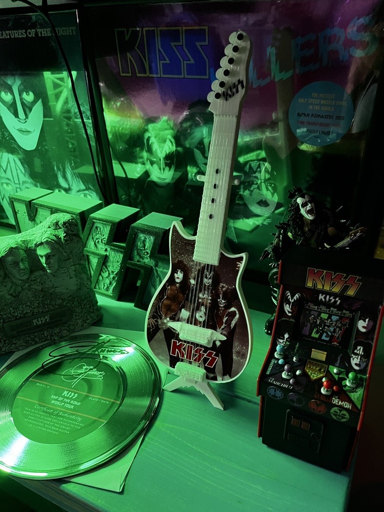KISS mini TOY GUITAR