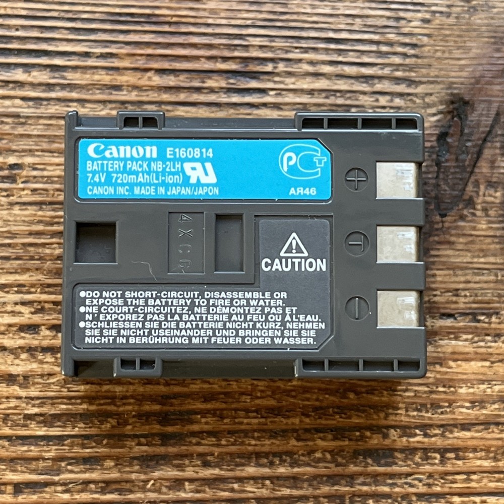 Canon MV800 Camcorder Silver plus charging cable & case Tested & working
