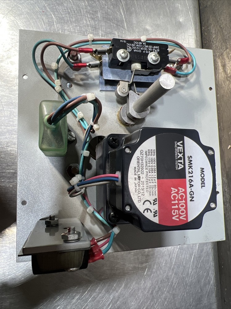 Nos Surplus Staco industrial variable motorized transformer model 30m1010b