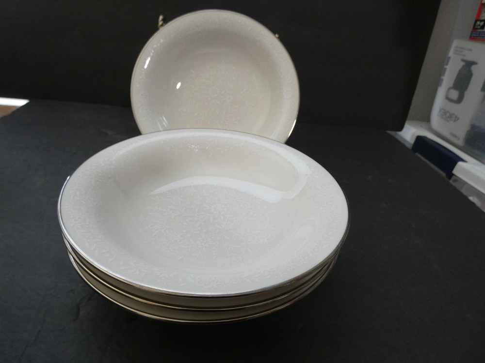 NORITAKE AFFECTION LOT 4 CEREAL BOWLS 7192