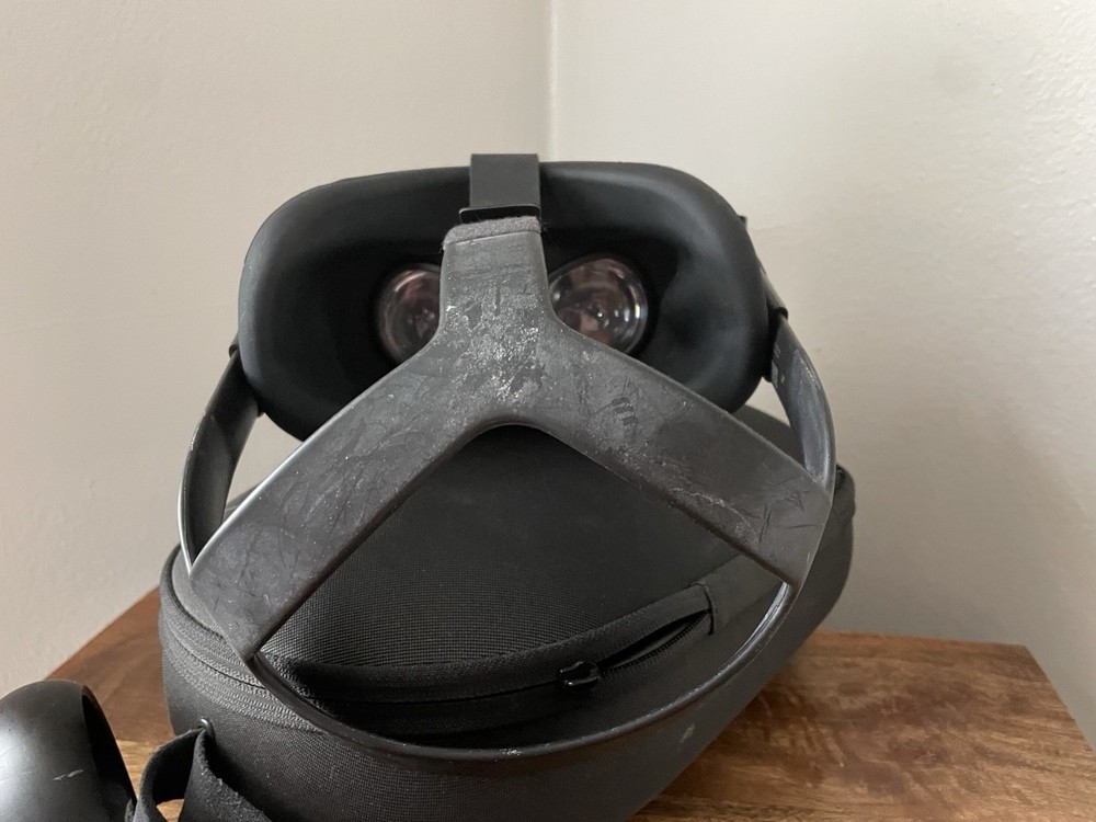 Meta Oculus Quest 1 VR Virtual Reality Headset MH-B Controllers & Case Untested