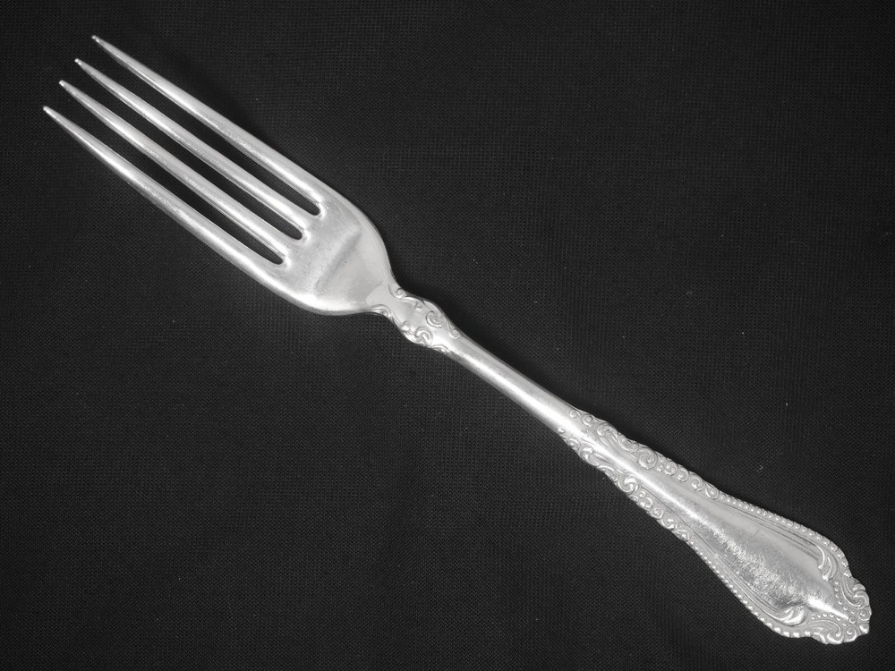1847 Rogers Bros Silverplated Norfolk Dinner Fork. 7.5" NO Monogram