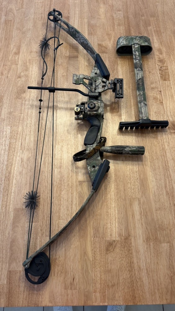 PSE Nova Compound Bow, Right hand, Mossy Oak Camo with CASE
