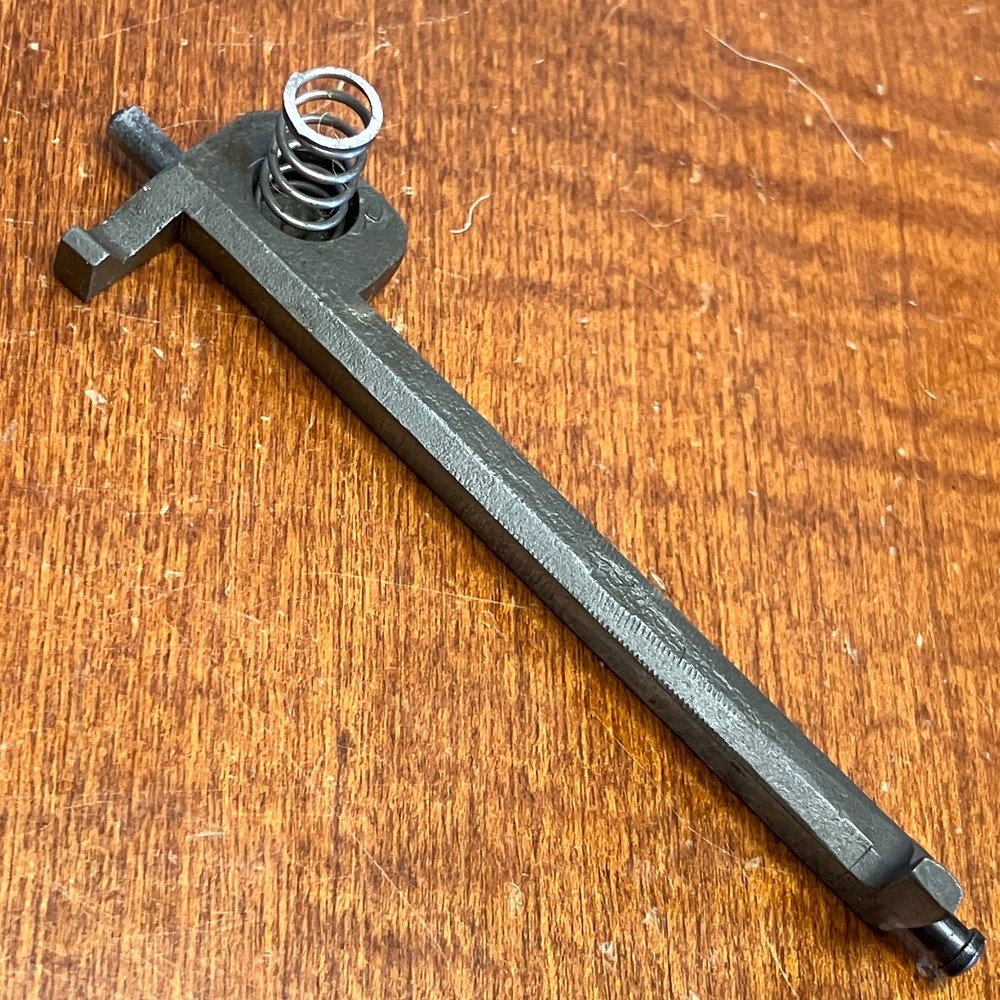 M1 GARAND CLIP LATCH SA SQUARED FRONT TYPE (CL-542)
