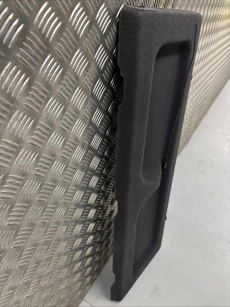 2003-2009 HYUNDAI GETZ PARCEL SHELF / LOAD COVER MISSING ONE STRAP RefB
