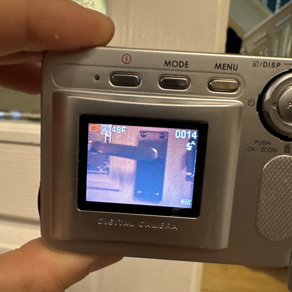 Digital Camera Vivitar ViviCam 3750 WORKS