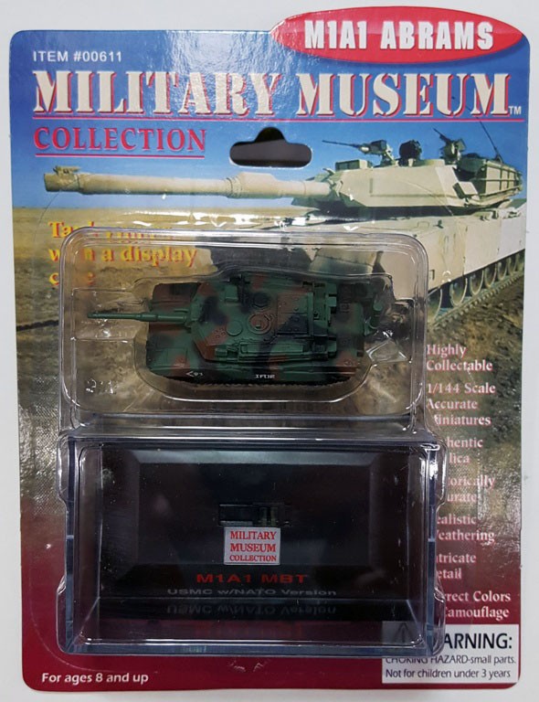 Pegasus 611 M1A1 Abrams USMC NATO Version 1/144 Scale Model with Case