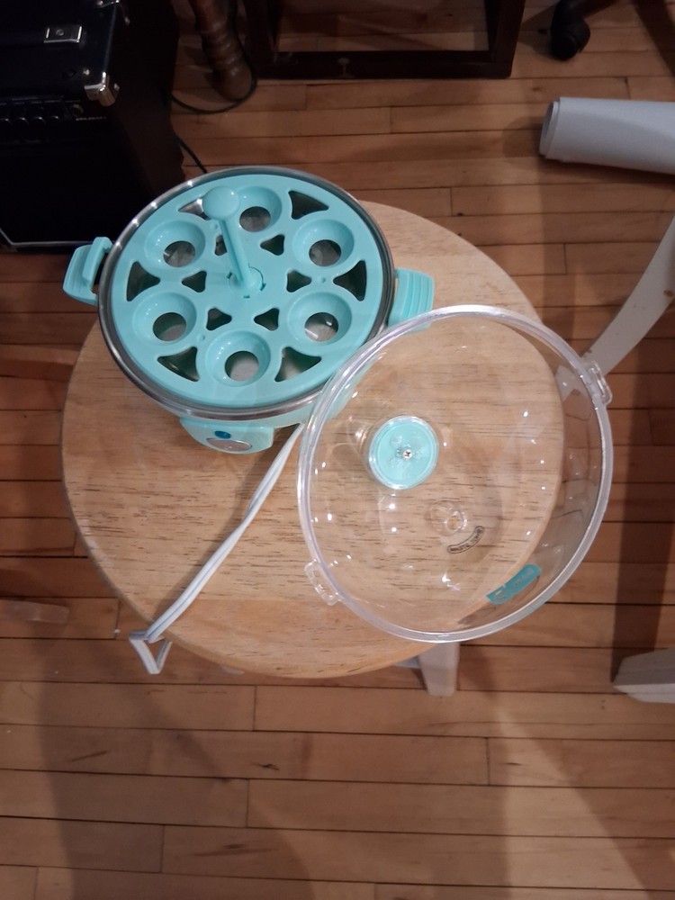 DASH EGG COOKER W MANUAL