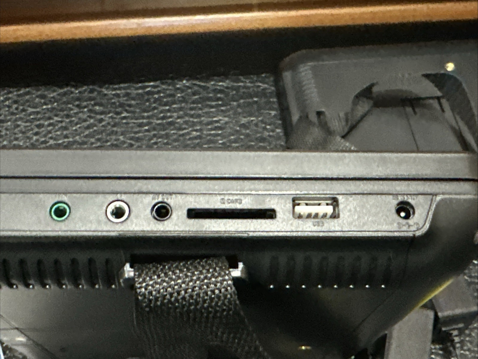 Dual Screen 10.5" Portable DVD Players for Car - 5-Hour Battery, USB/SD Support