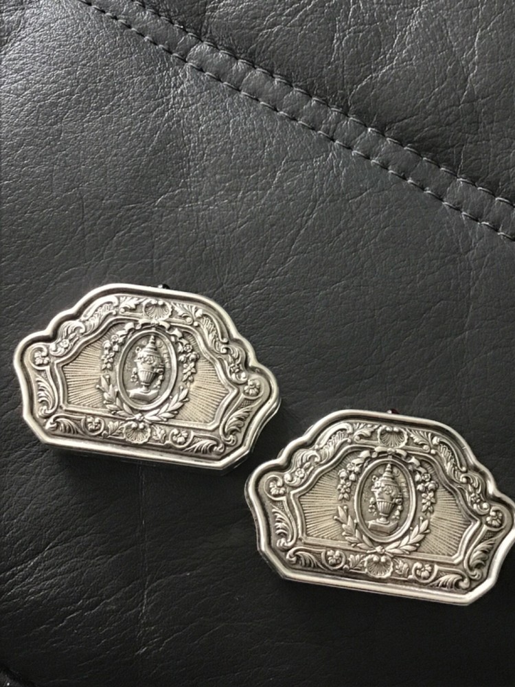 antique silver pill boxes french ?