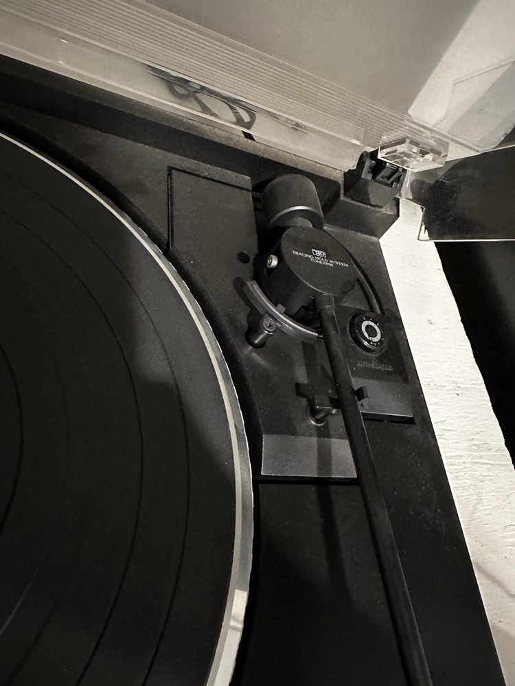 Serviced JVC QLFX5b Turntable