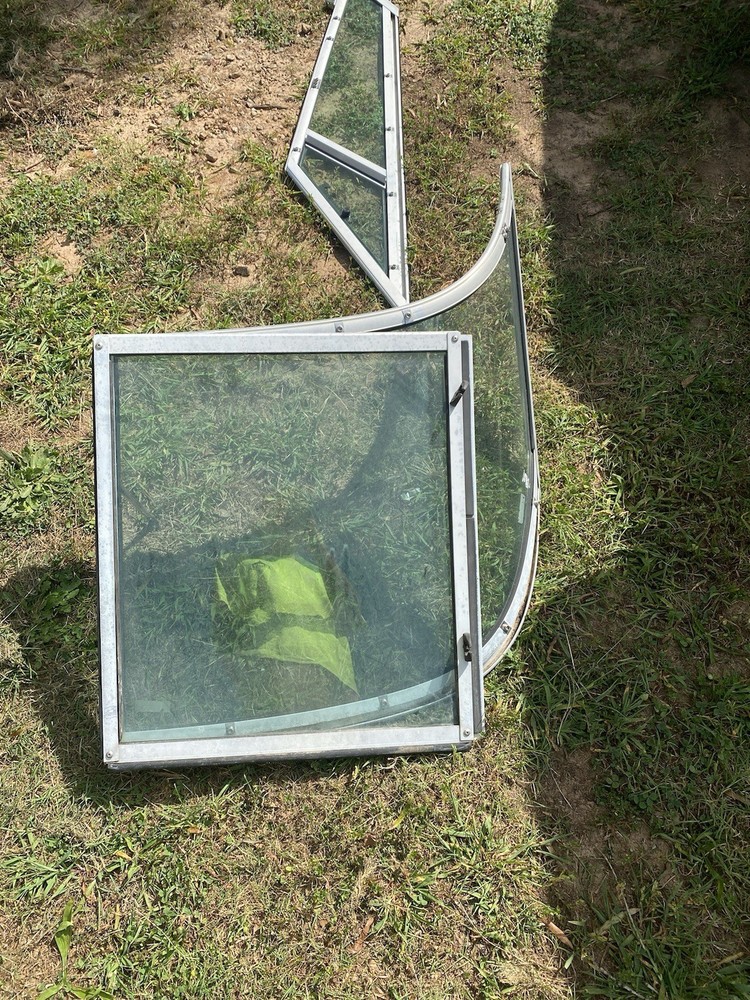 1996 Crownline 225 Ccr Cuddy Cabin Windshield