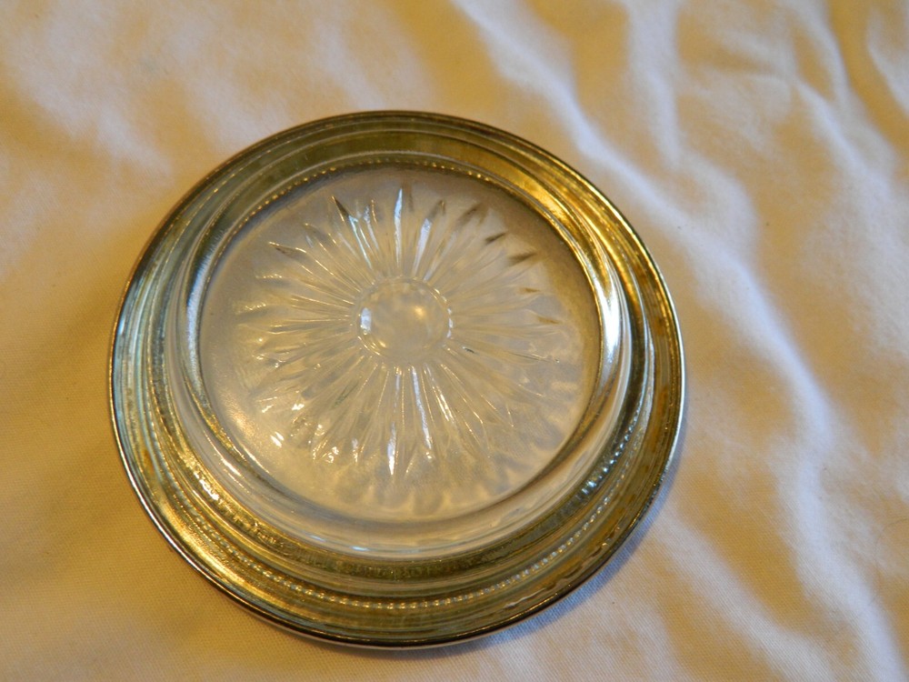 L-23 4 SILVERPLATE & CRYSTAL COASTERS/ ASHTRAYS