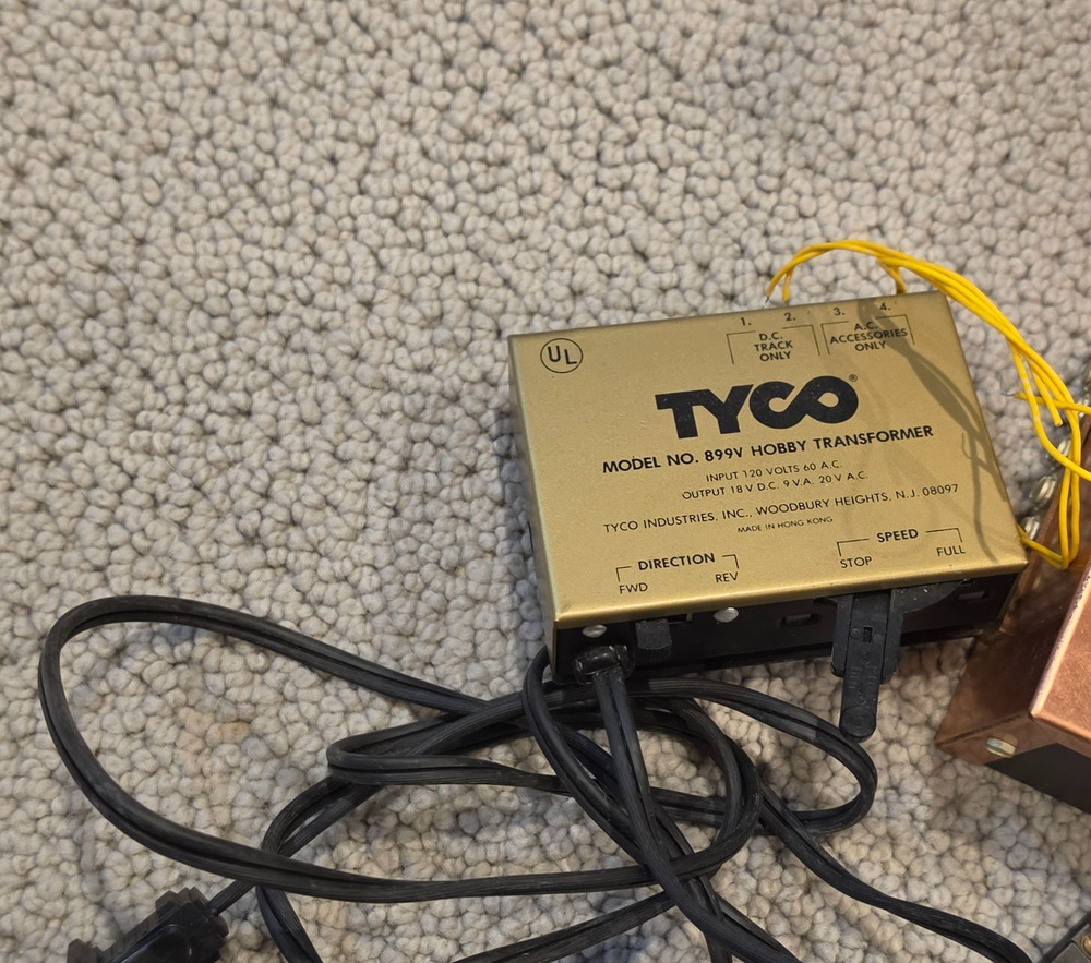 TYCO Trains HO Scale Model Train Hobby Transformer Controller #899V + Throttle P