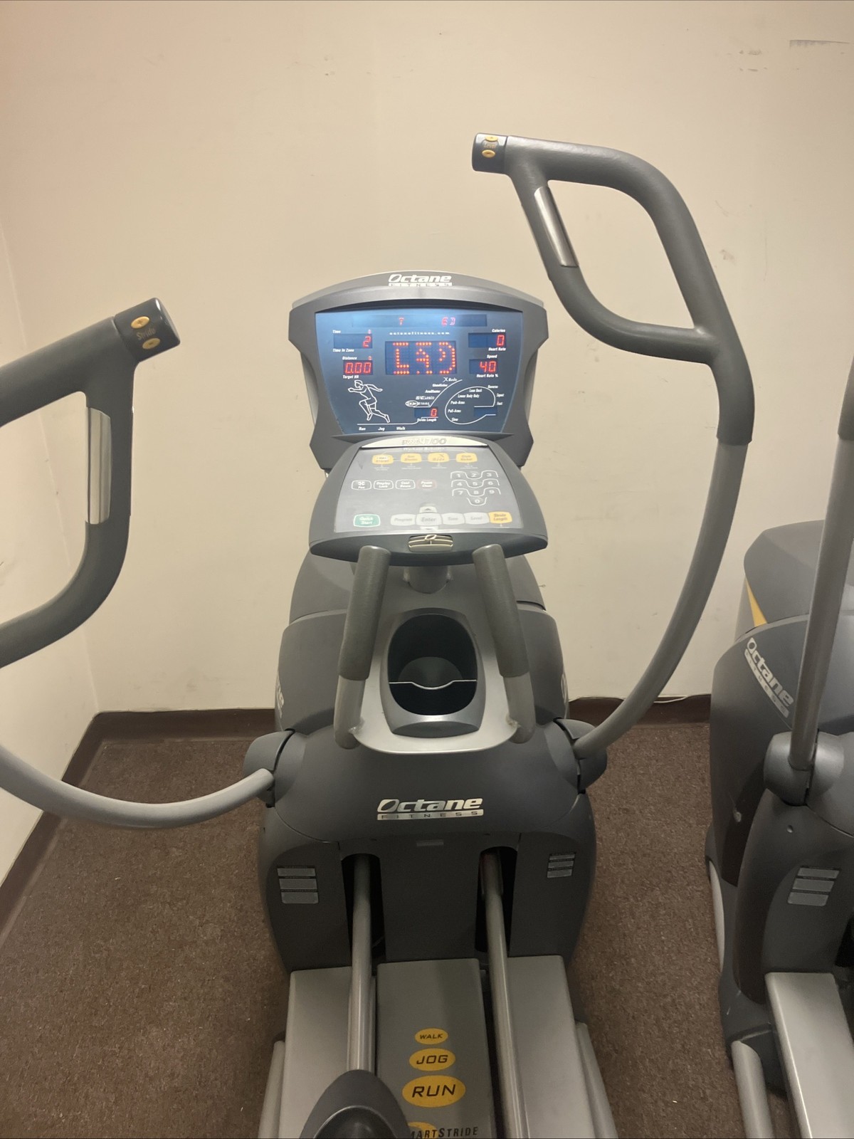 Octane Pro 4700 Elliptical Crosstrainer - SHIPPING NOT INCLUDED