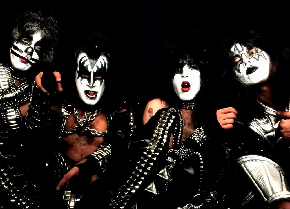 11x17 Kiss Poster 1977 Photography