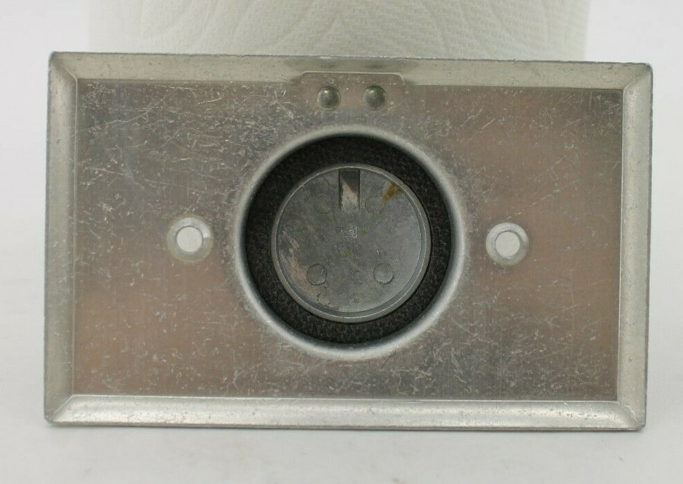 Leviton 4925-2 Single Receptacle Plate