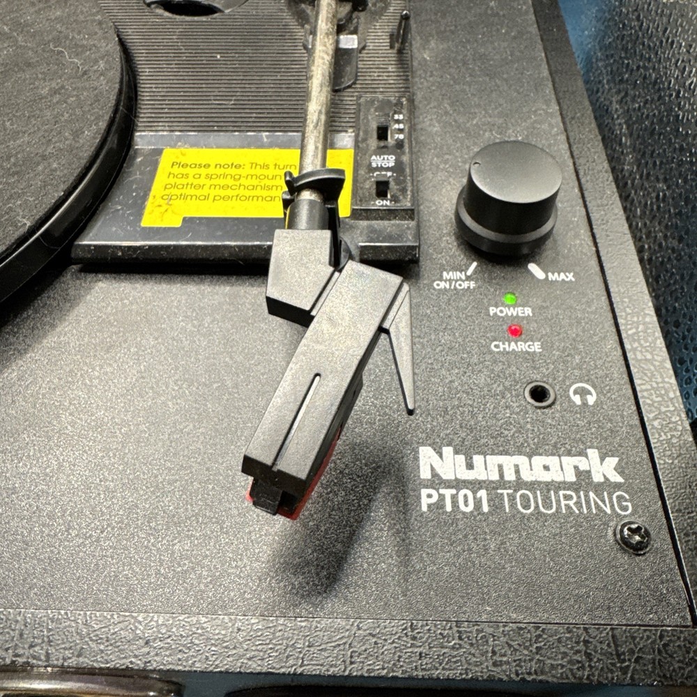 Numark PT01 Touring Chargeable Suitcase Turntable with USB Cable [TESTED]