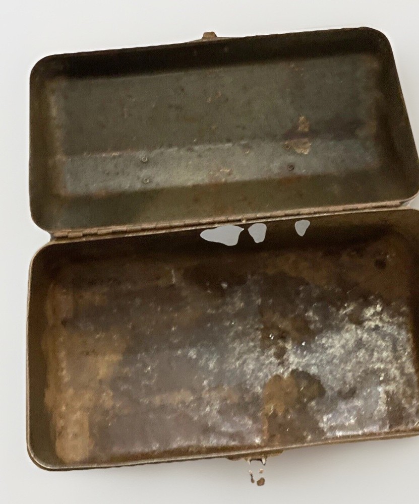 Antique Metal Toolbox/Tacklebox