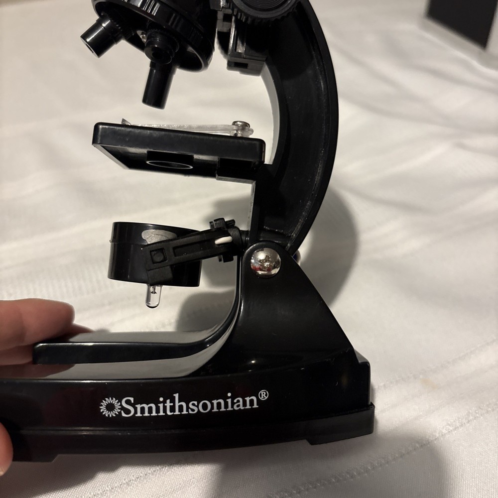 Smithsonian Microscope 150x 450x 900x