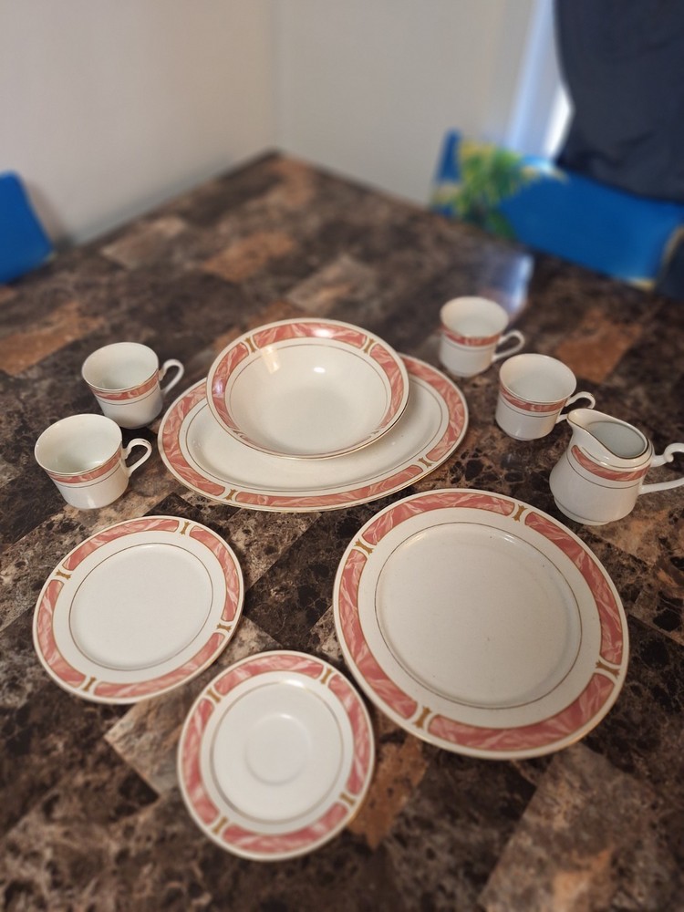 Majesty Marble Rose 8423 China Set