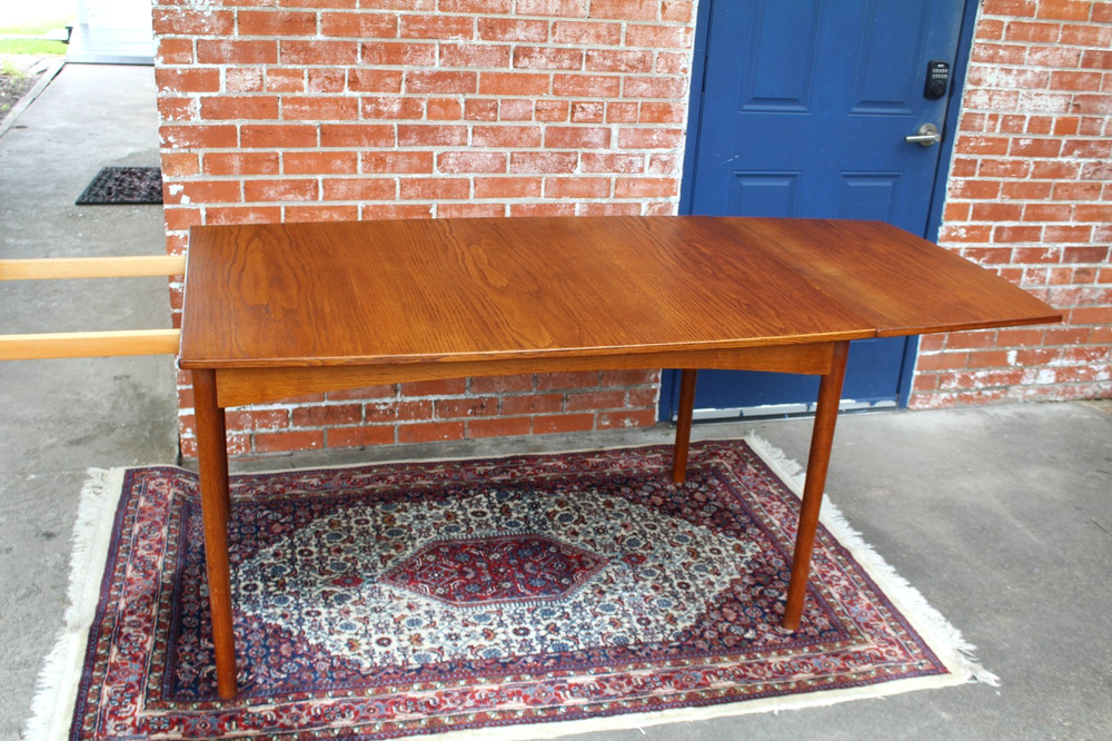 Mid Century Extended Leaf Dining Table