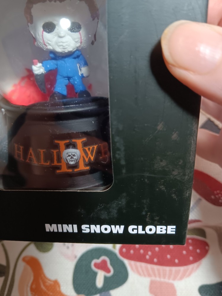 🔥Halloween II Horror Mini Snow Globe BNWT🔥