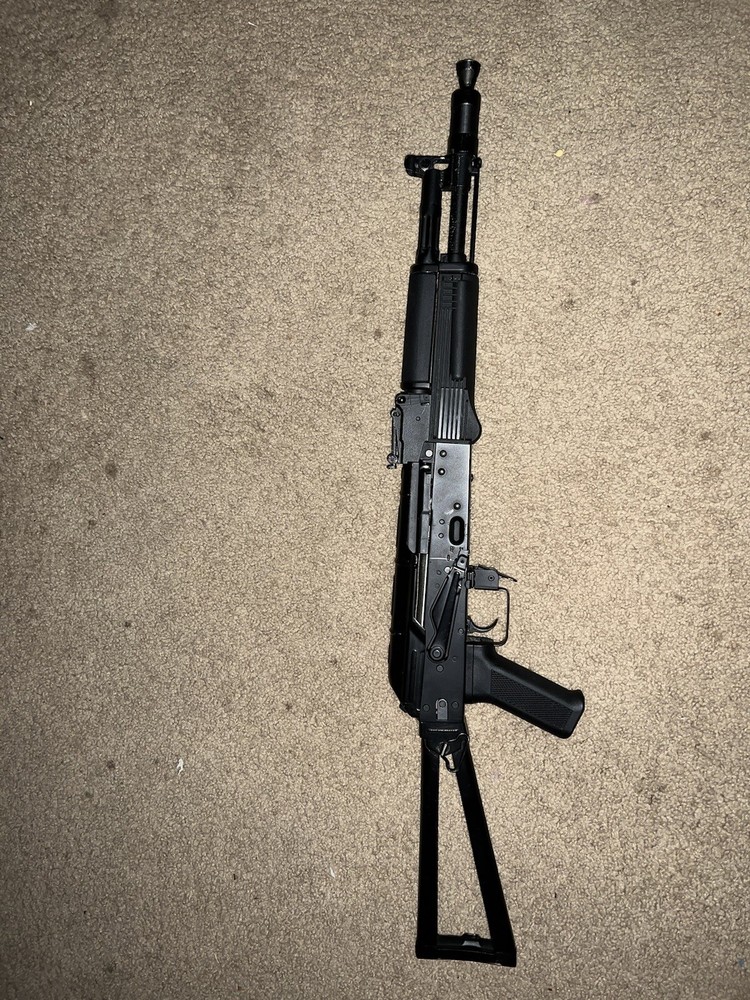 airsoft m4 and ak