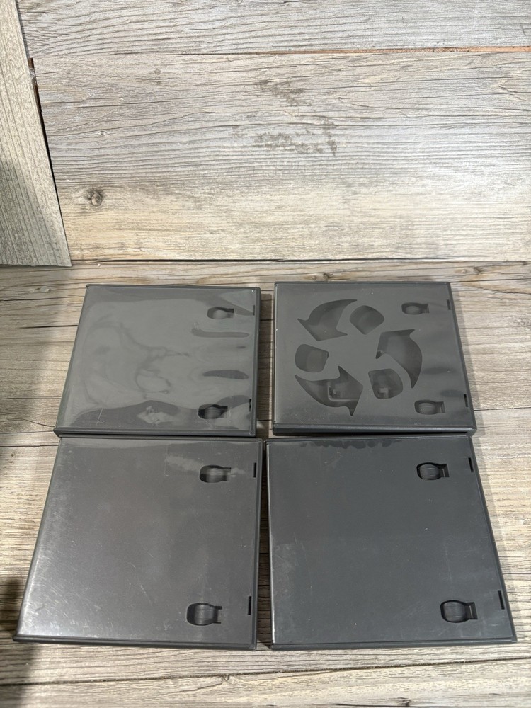 AUTHENTIC Lot of 4 Nintendo Branded Empty Replacement DS Cases