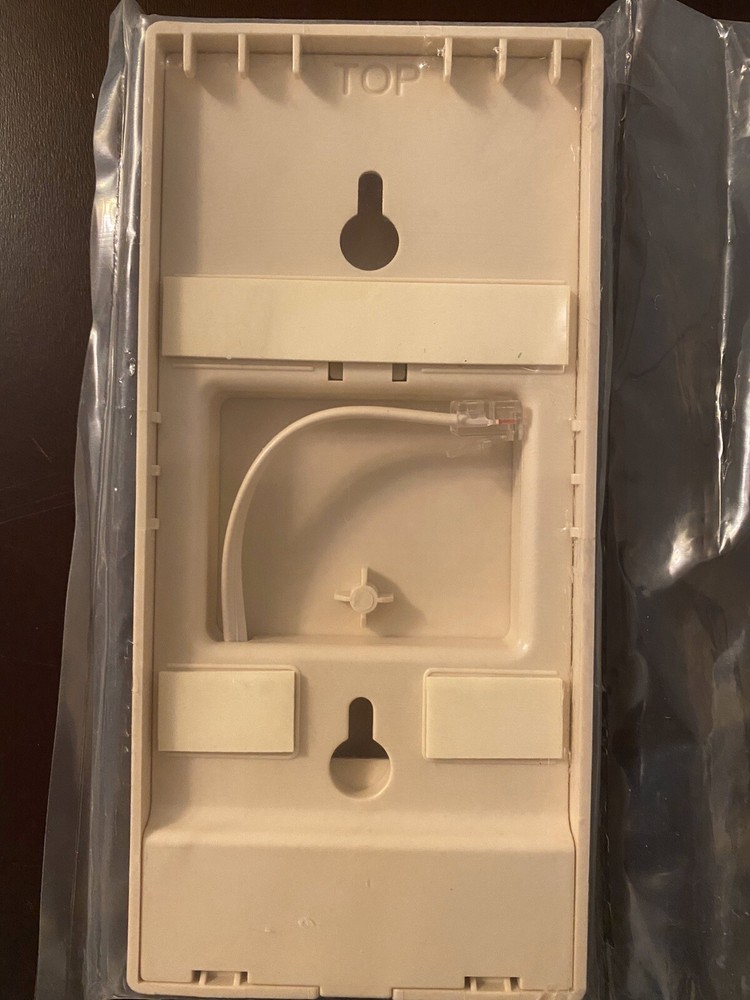 2WIRE DSL Filter PKG 4 Pices Plus Wall Mount